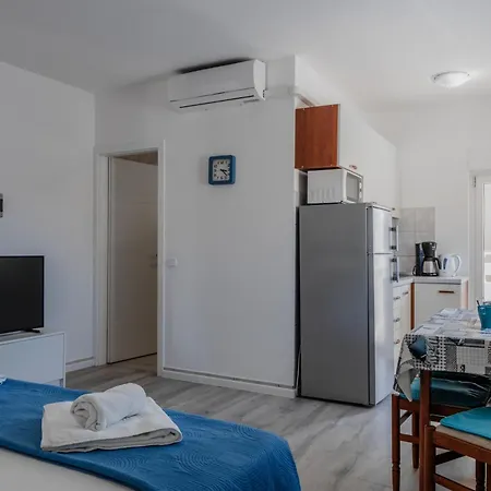 Apartment Tt *